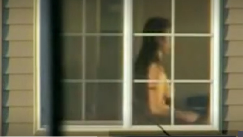 向かいの家の女性が着替えていたから撮影した映像がエロ過ぎるｗｗｗ