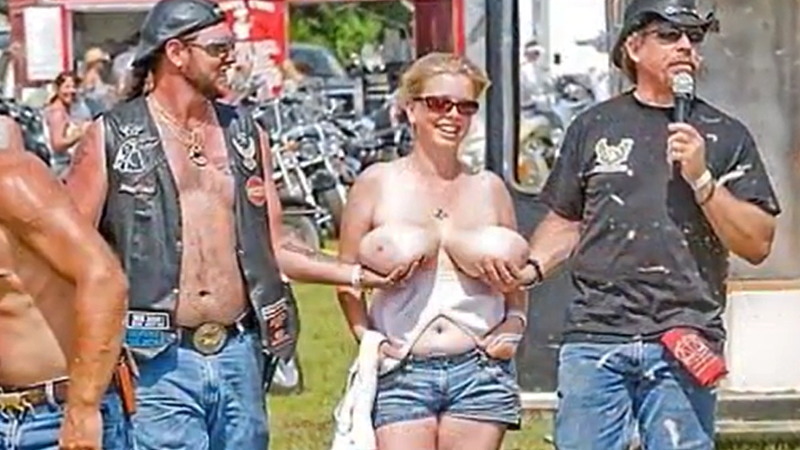 天然の爆乳の女性の生活がエロ過ぎると話題にｗｗｗ
