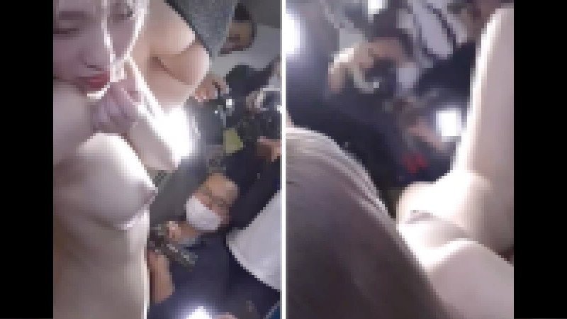 海外「日本で一番屈辱的な仕事ってコレだよな…」⇒ マ○コ丸出しの女が群がるおっさんに…