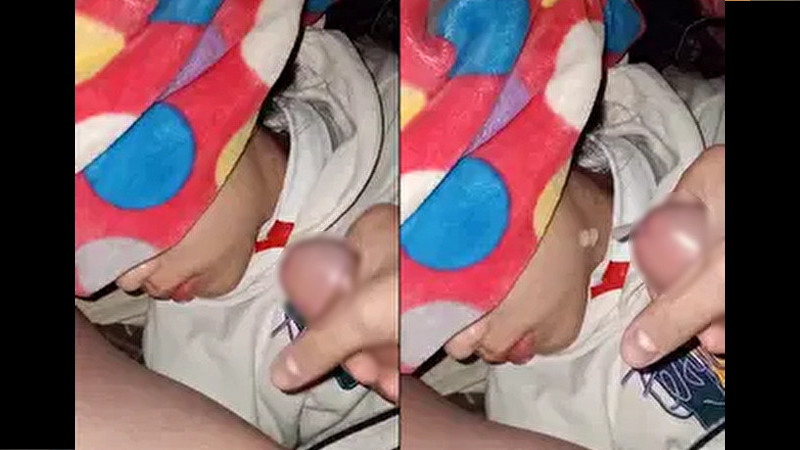 【ガチ動画】 寝てる妹(18歳)をオカズにして射精するマジキチ兄ヤバすぎだろ・・・